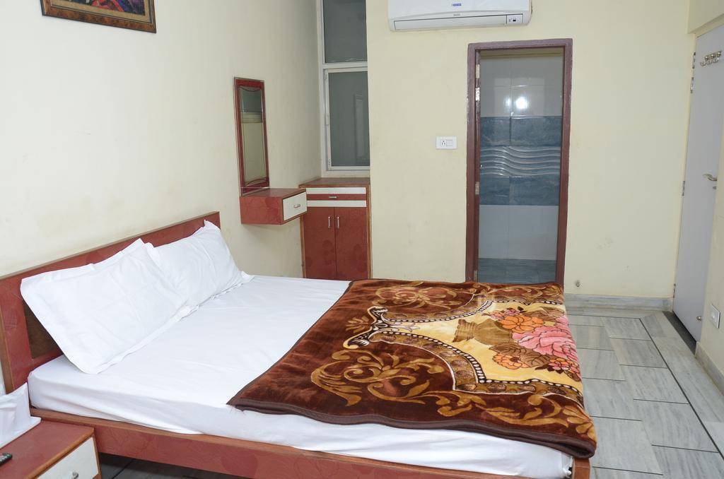 Oyo 15242 Hotel Rathi Palace Jaipur Ruang foto