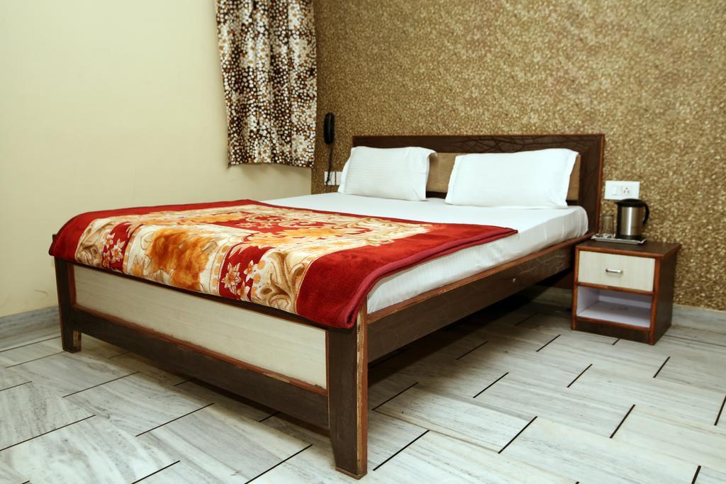 Oyo 15242 Hotel Rathi Palace Jaipur Bagian luar foto