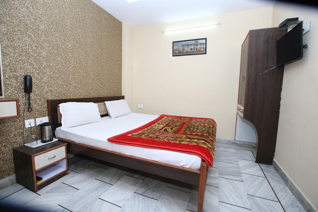 Oyo 15242 Hotel Rathi Palace Jaipur Bagian luar foto