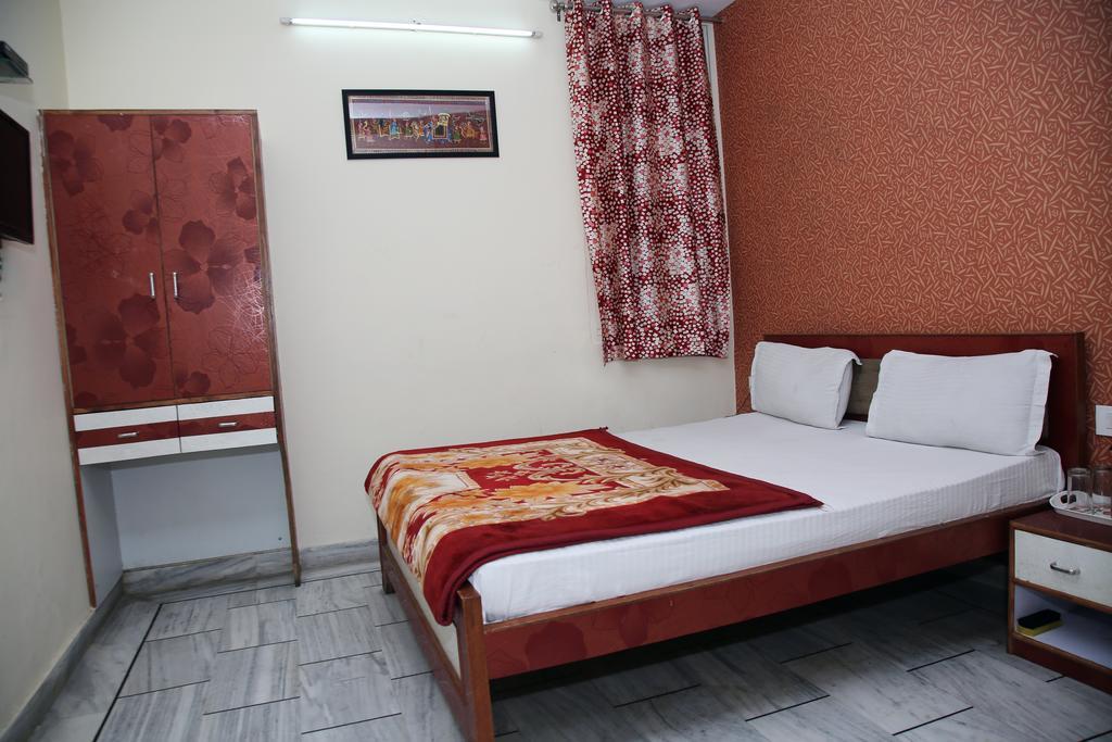 Oyo 15242 Hotel Rathi Palace Jaipur Bagian luar foto