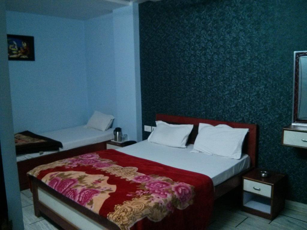 Oyo 15242 Hotel Rathi Palace Jaipur Bagian luar foto